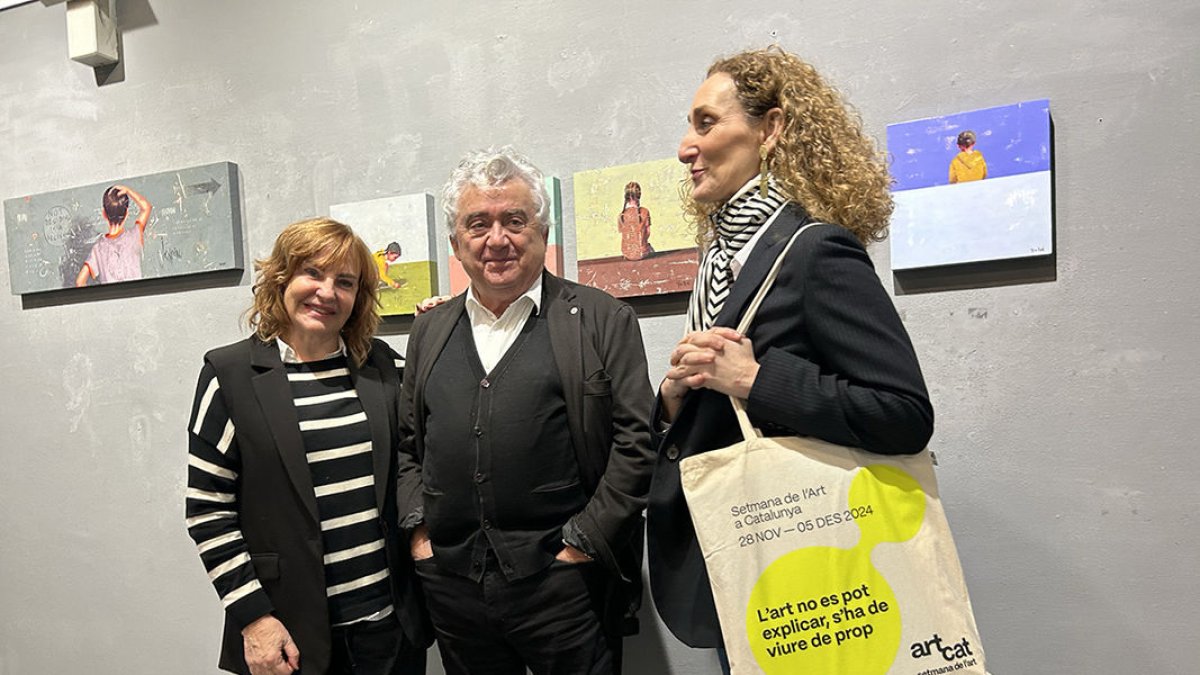 Roser Xandri, ahir amb Benito Padilla (GAC) i Maribel Navarro, comissària de la Setmana de l’Art. - SANTI TERRAZA