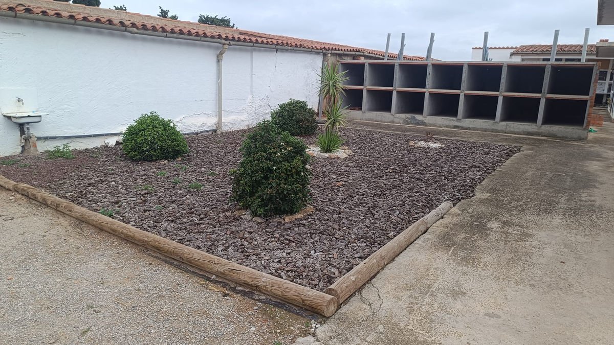 Nichos nuevos en el cementerio de Les Borges. - A.L.B.B.