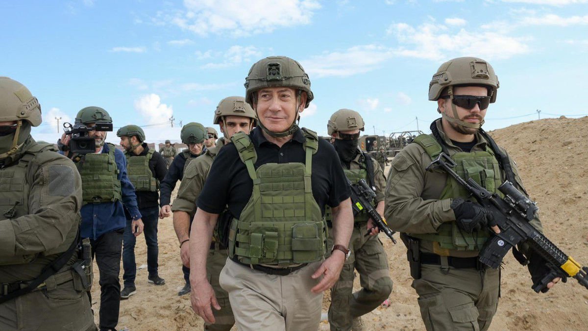 Imagen de una visita de Benjamin Netanyahu a las tropas israelíes. - EUROPA PRESS / CONTACTO / MAAYAN TOAF / ISRAEL GPO