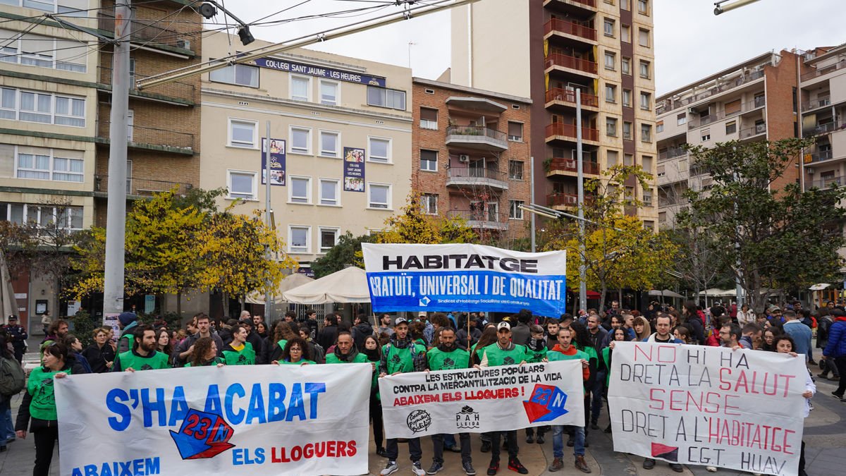 Alguns dels participants en la concentració a Lleida. - JORGE AGUSTÍN