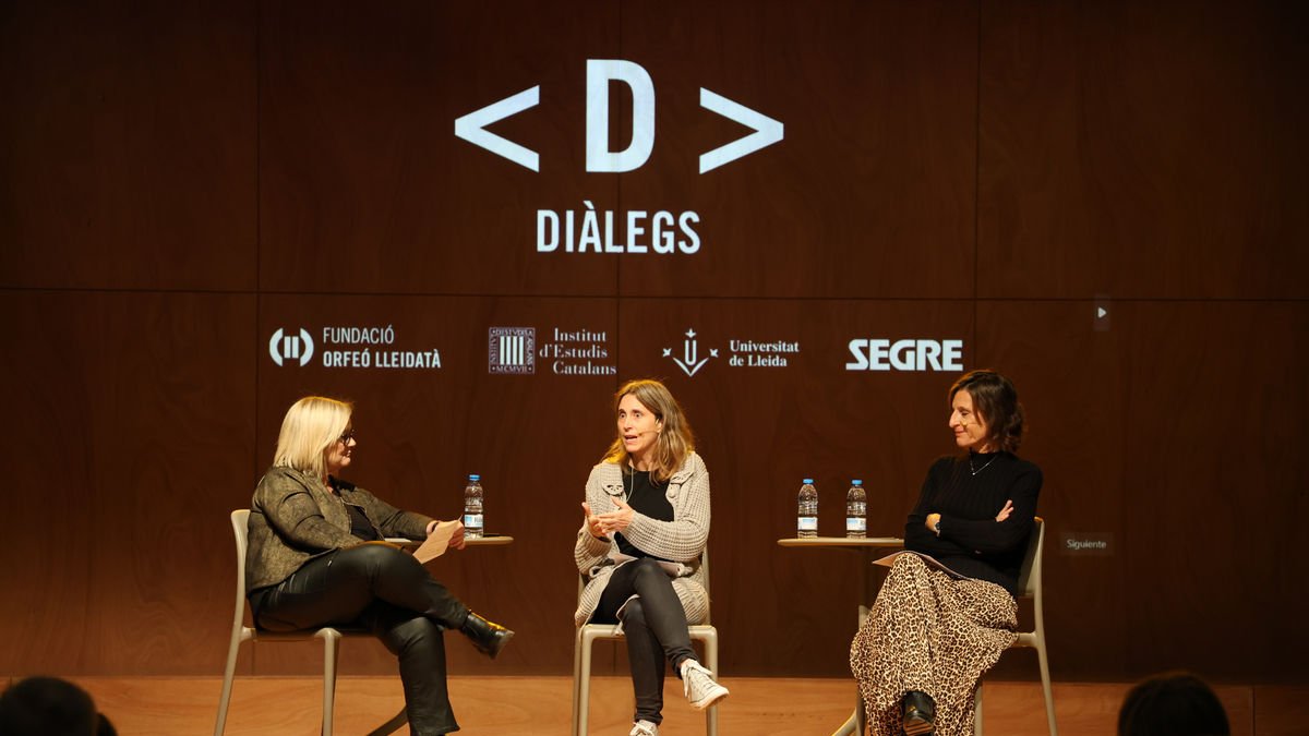 Anna Gómez, Clara Prats y Teresa Hernández, ayer en el Orfeó. - AMADO FORROLLA