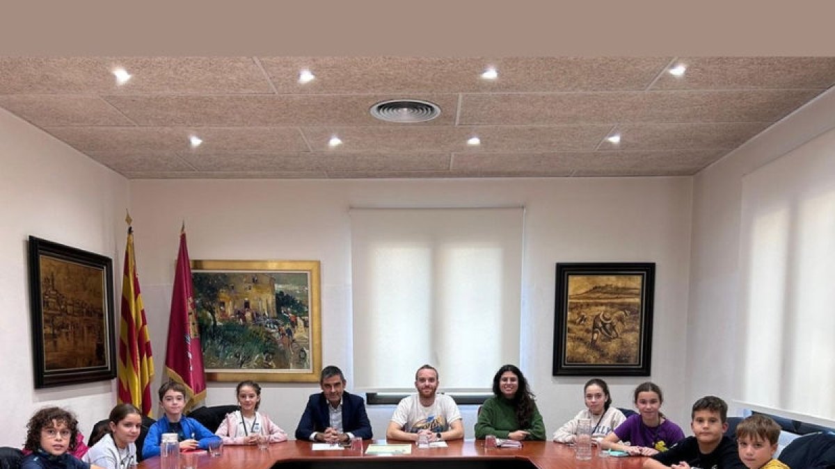 La asamblea infantil en su primera visita al ayuntamiento. - A.T.S.