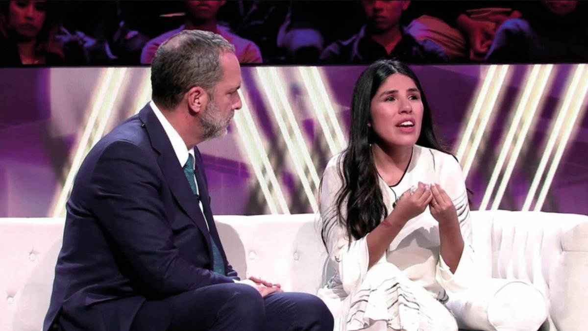 Isa asegura que su madre le cortó el pelo mientras decía «te voy a devolver a Perú».