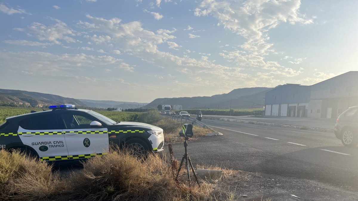 El radar móvil de velocidad de la Guardia Civil de Tráfico.