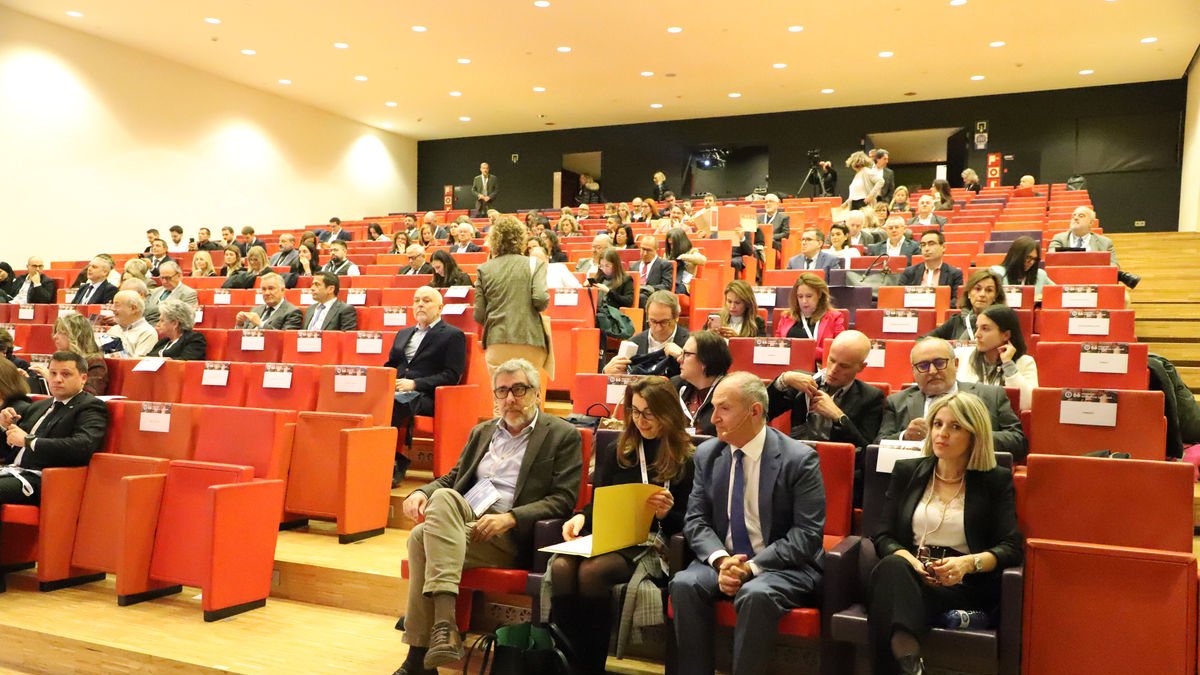 Assistents a l’obertura del Congrés de l’Advocacia Catalana que se celebra a la Llotja de Lleida. - MAGDALENA ALTISENT