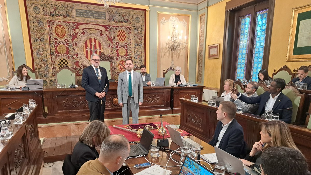 Roberto Pino ha pres avui possessió del seu càrrec de regidor en substitució d’Anna Miranda.