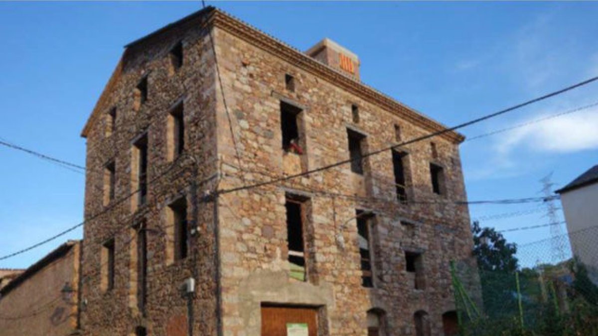 L’edifici, Casa Cansat de la Pobleta de Bellveí, va ser donat a Aremi per una veïna el 2004. - UDL