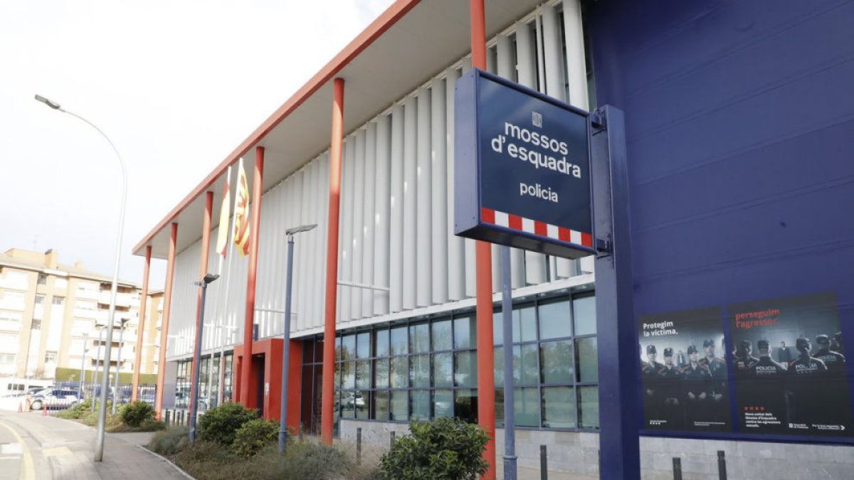 Vista de la comisaría de los Mossos d'Esquadra en Lleida. - AMADO FORROLLA