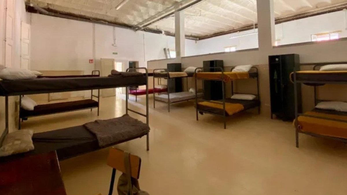 Deu homes explicaran la violència que patien a les casernes. - CCMA