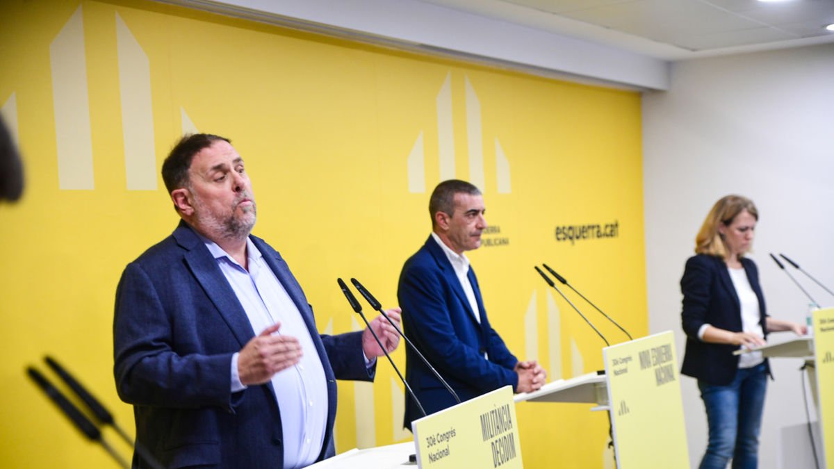 Oriol Junqueras, Xavier Godàs y Helena Solà durante un debate en la sede de ERC la pasada semana. - ACN