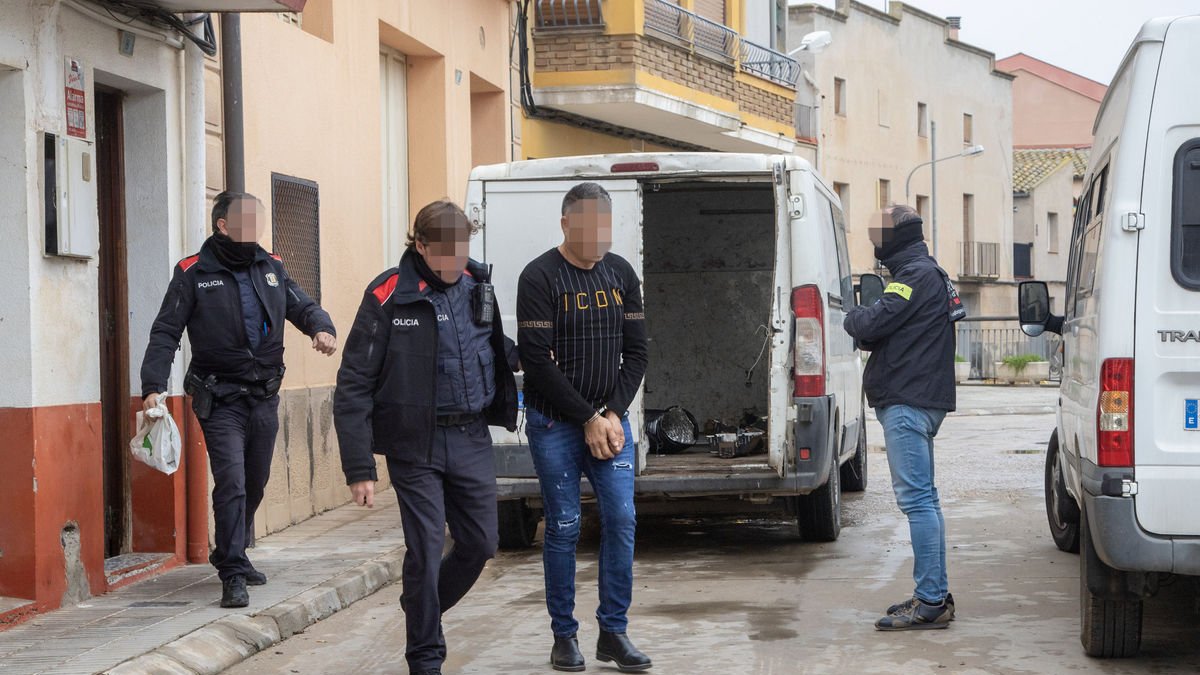Uno de los tres detenidos el miércoles en Castellserà. - LAIA PEDRÓS