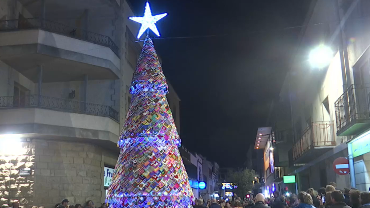 Encendido del árbol de ganchillo de Alcarràs.