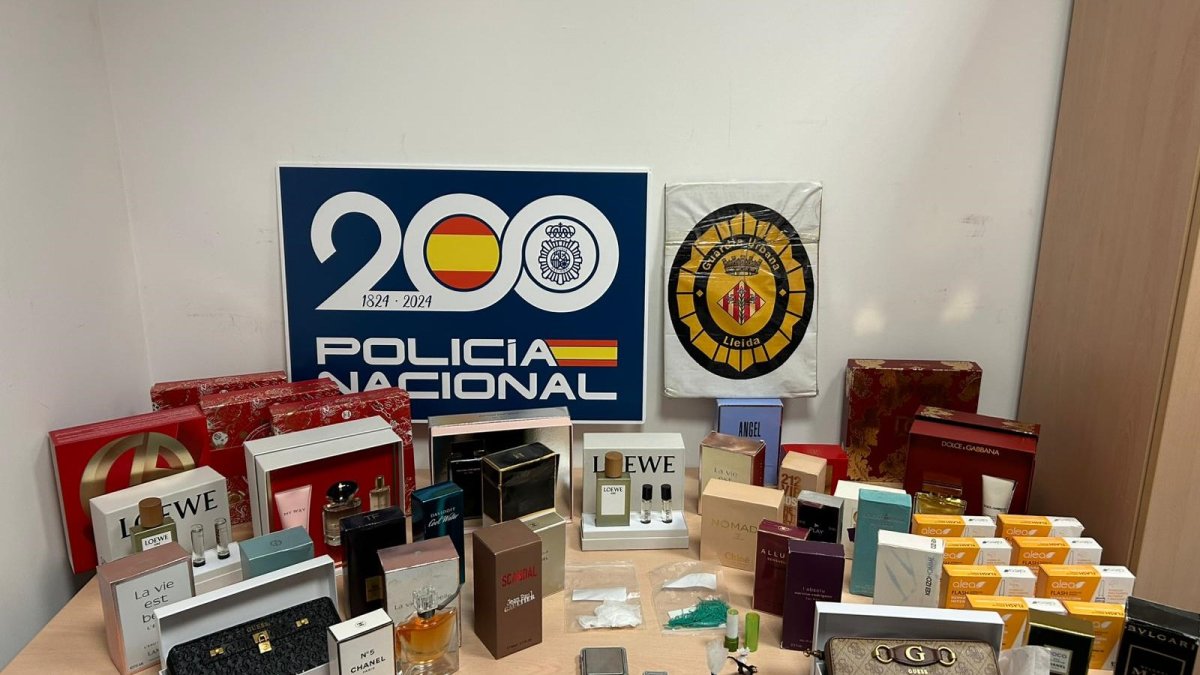 El material intervenido a los dos detenidos en la operación contra el tráfico de cocaína en la ciudad de Lleida.