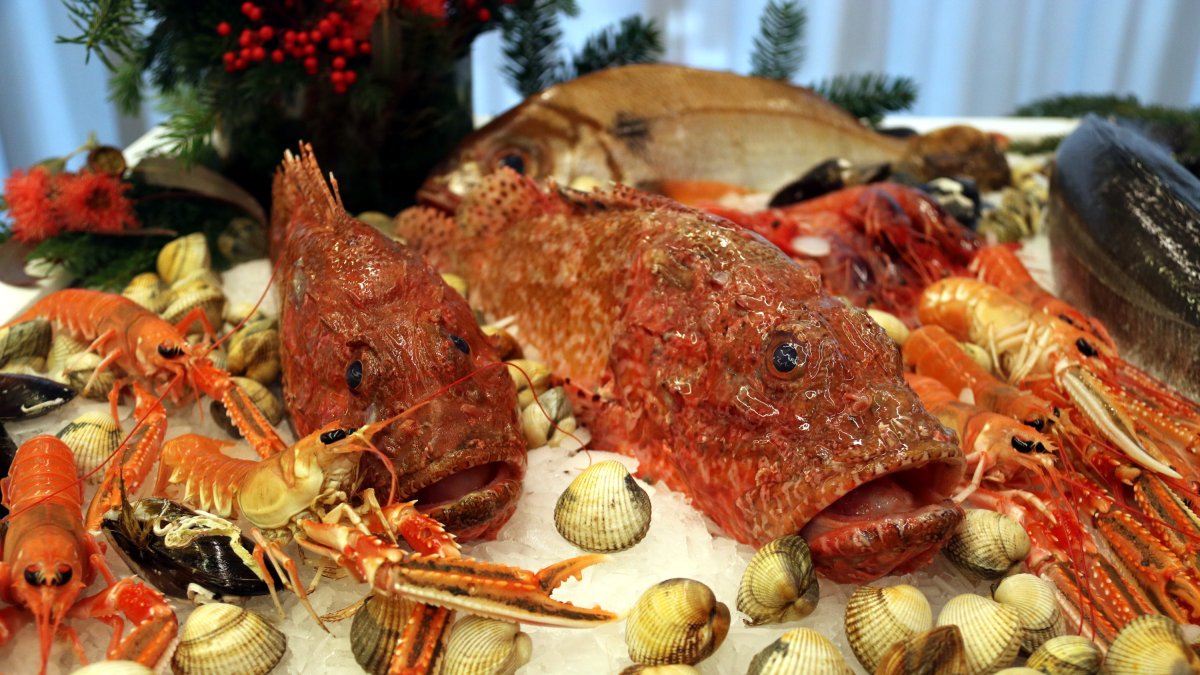 El pescado|pez y marisco fresco será más caro esta Navidad.