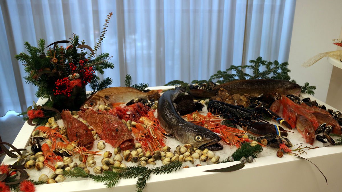 Pescado y marisco fresco preparado para vender. - ACN / ÀLEX RECOLONS