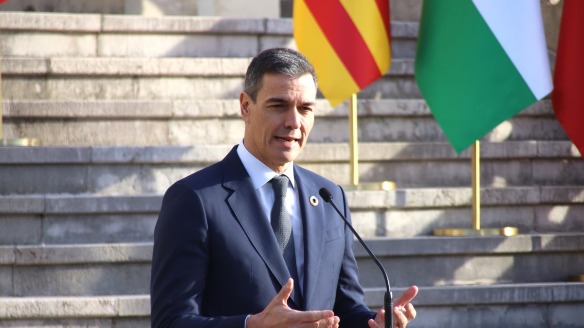 El president del govern espanyol, Pedro Sánchez, durant una declaració institucional abans de començar la Conferència de Presidents a Santander.