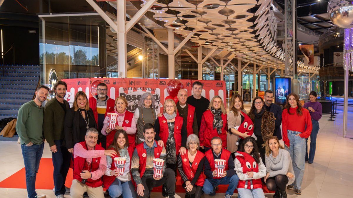Presentación en las salas JCA Cinemes de Alpicat de la campaña solidaria de donación de sangre. - AGÈNCIA OMA