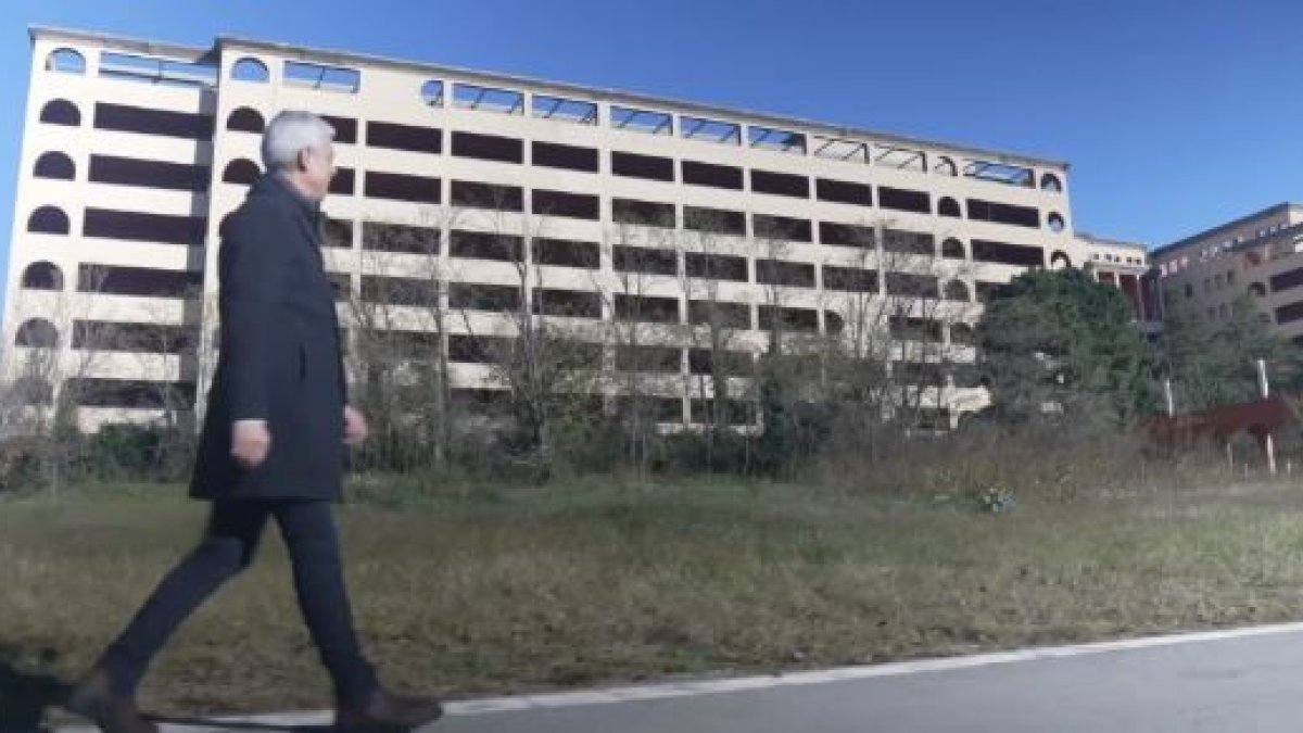 El plató principal, el Parc Audiovisual de Catalunya amb Albert Om. - 3CAT
