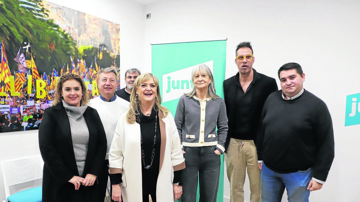 El grupo municipal de Junts ofreció ayer un desayuno de Navidad a los medios. - MAGDALENA ALTISENT