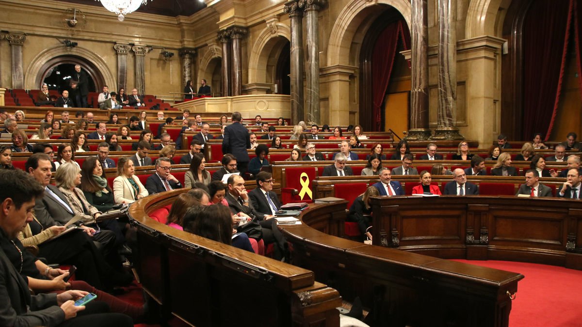 Vista de una sesión en el Parlament, que deberá aprobar definitivamente el decreto. - ACN