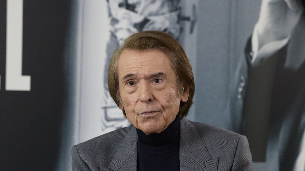 El cantant i actor espanyol Miguel Rafael Martos Sánchez, més conegut com a Raphael.