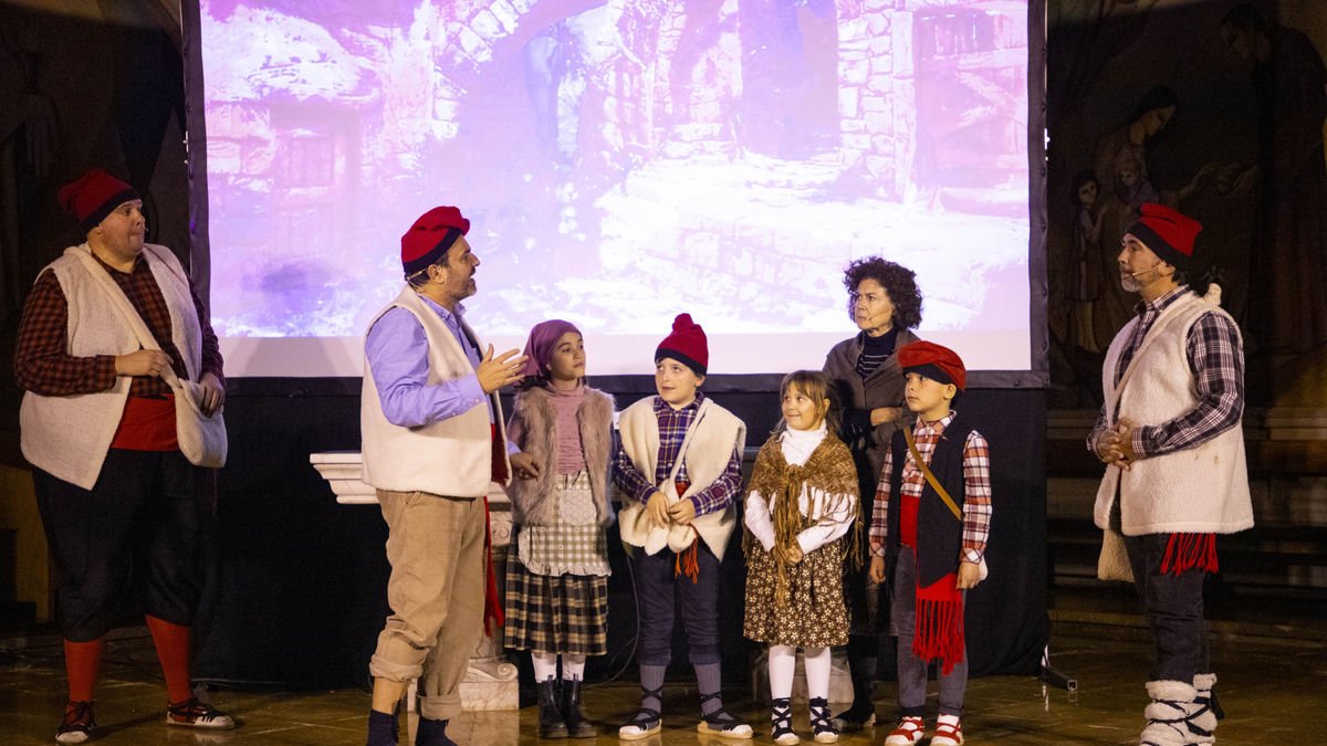 Representación ayer del clásico navideño de la mano de la compañía AEM Teatre. - GERARD HOYAS