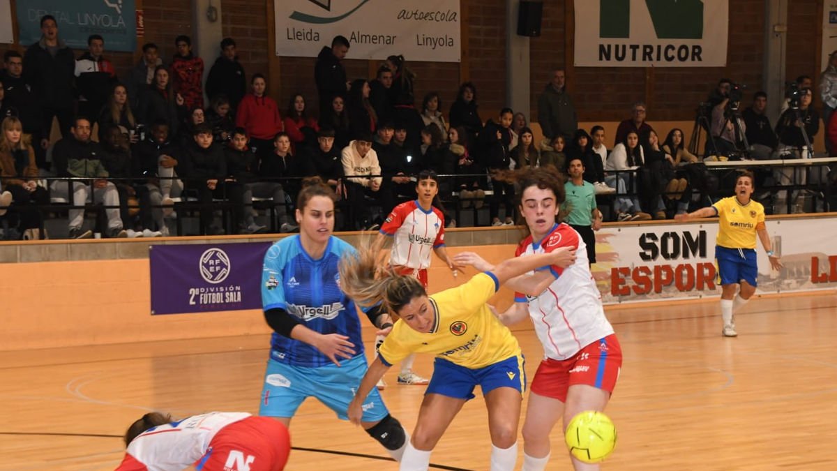 Una acción del partido de ayer en Linyola.