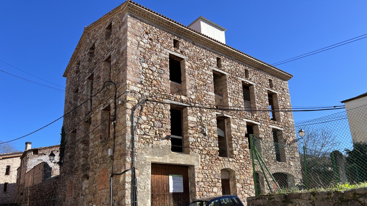 Casa de la Pobleta de Bellveí al Pallars Jussà que es vol rehabilitar