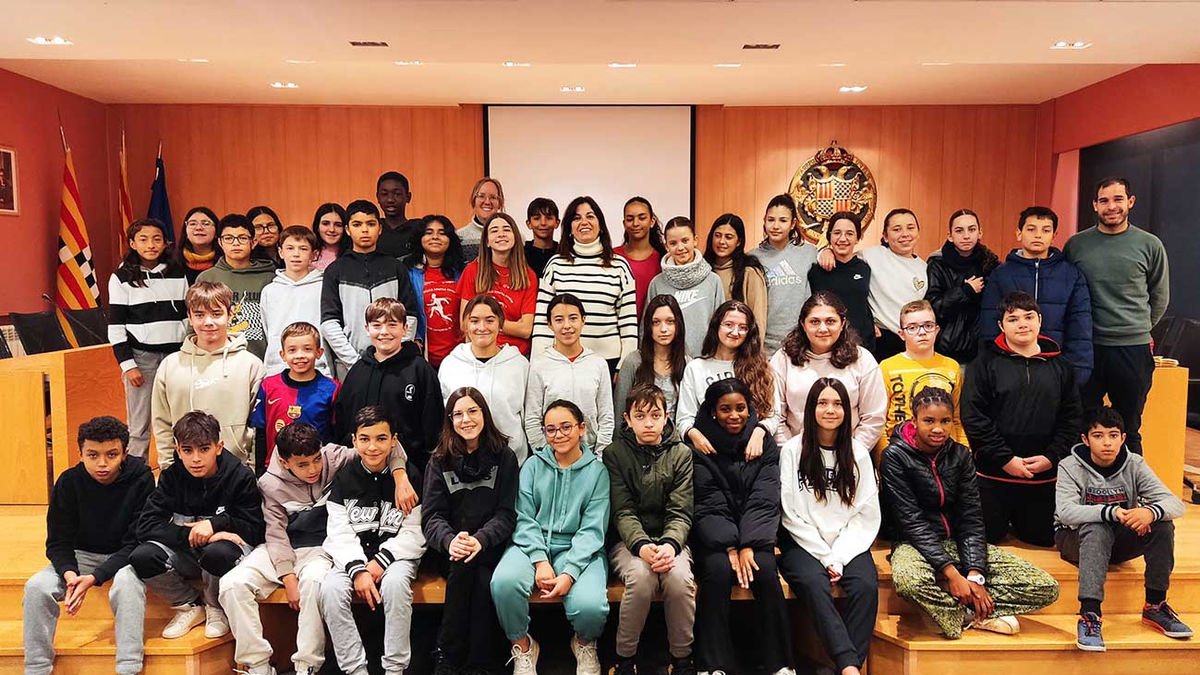 Alumnado del instituto Alfons Costafreda visita el ayuntamiento - AJUNTAMENT DE TÀRREGA