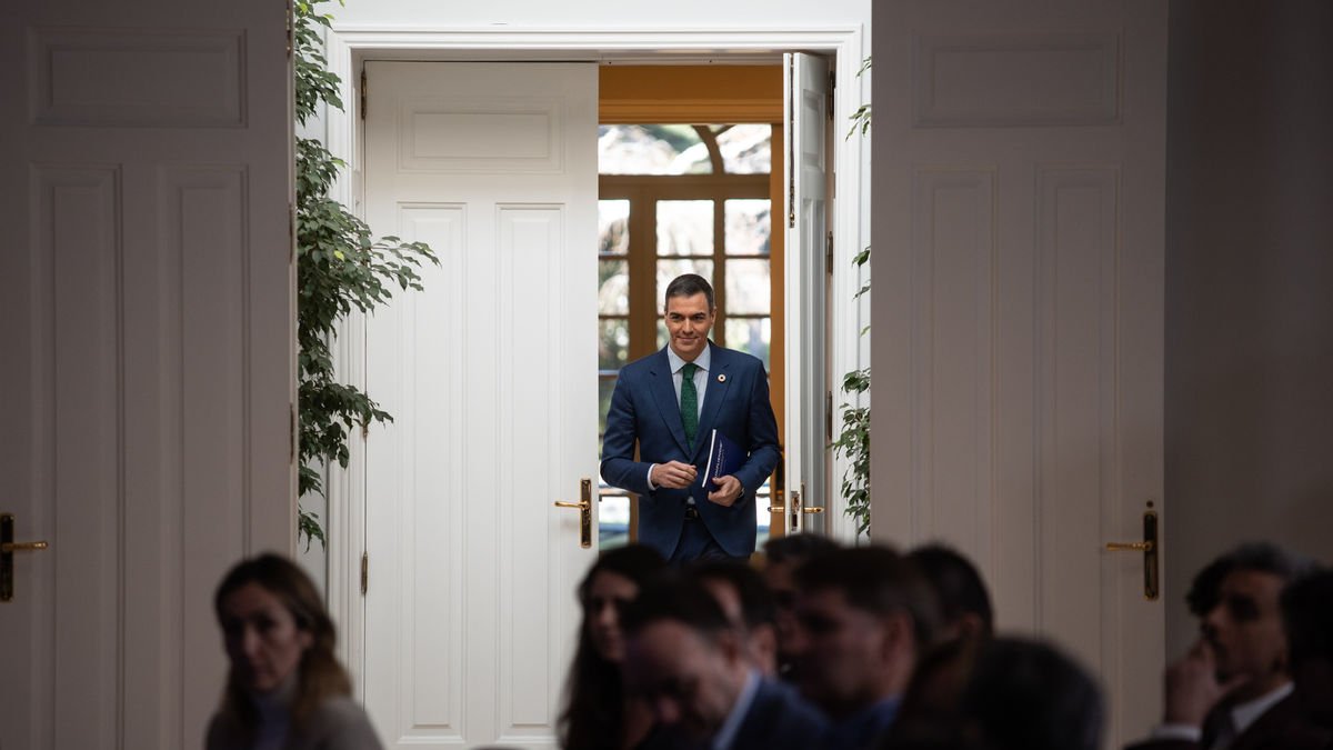 El president del Govern a la seua arribada a la roda de premsa per fer balanç de l’any. - EUROPA PRESS