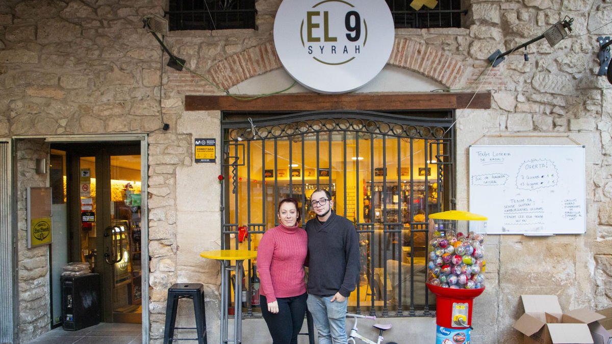 El Sergi i la Heidi, del bar El 9 Syrah, que amb el restaurant El Terall participaran en la iniciativa. - GERARD HOYAS