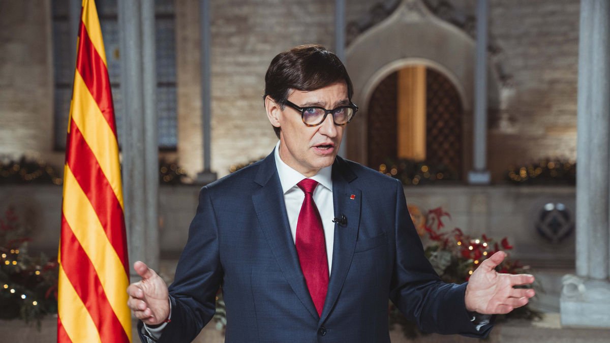 Salvador Illa, ahir durant el seu primer missatge nadalenc com a president. - ARNAU CARBONELL / GENERALITAT DE CATALUNYA
