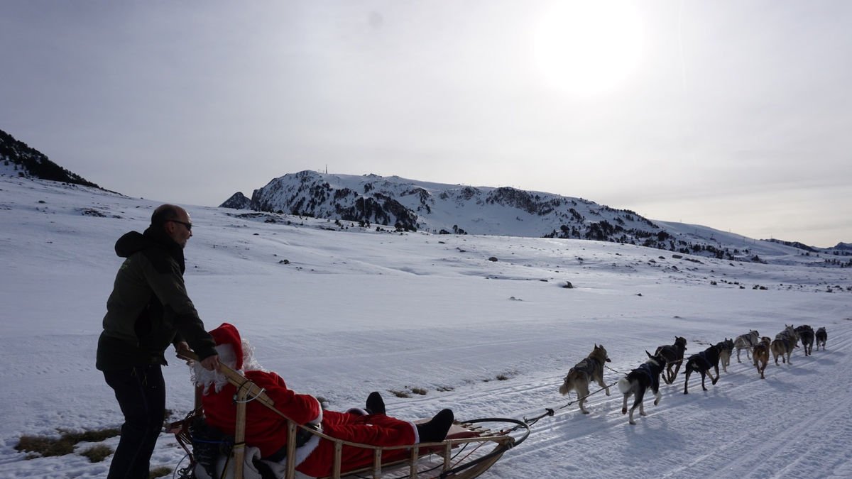 Baqueira celebró el martes la llegada de Papá Noel al Pirineo. - BAQUEIRA BERET