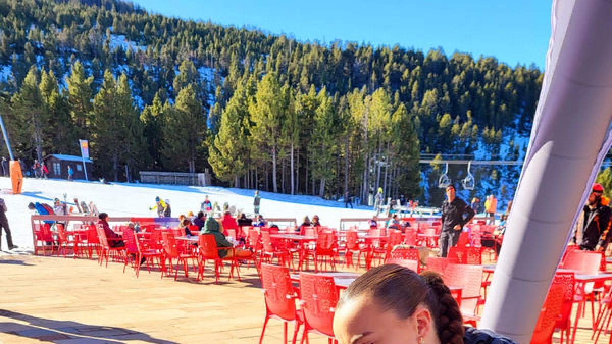 Los esquiadores comienzan a llenar Port Ainé estos días. - FGC