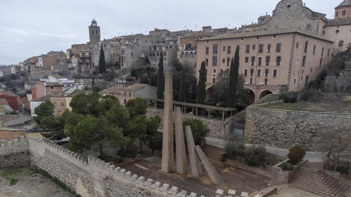 La muralla de Cervera y la Barbacana. - SEGRE