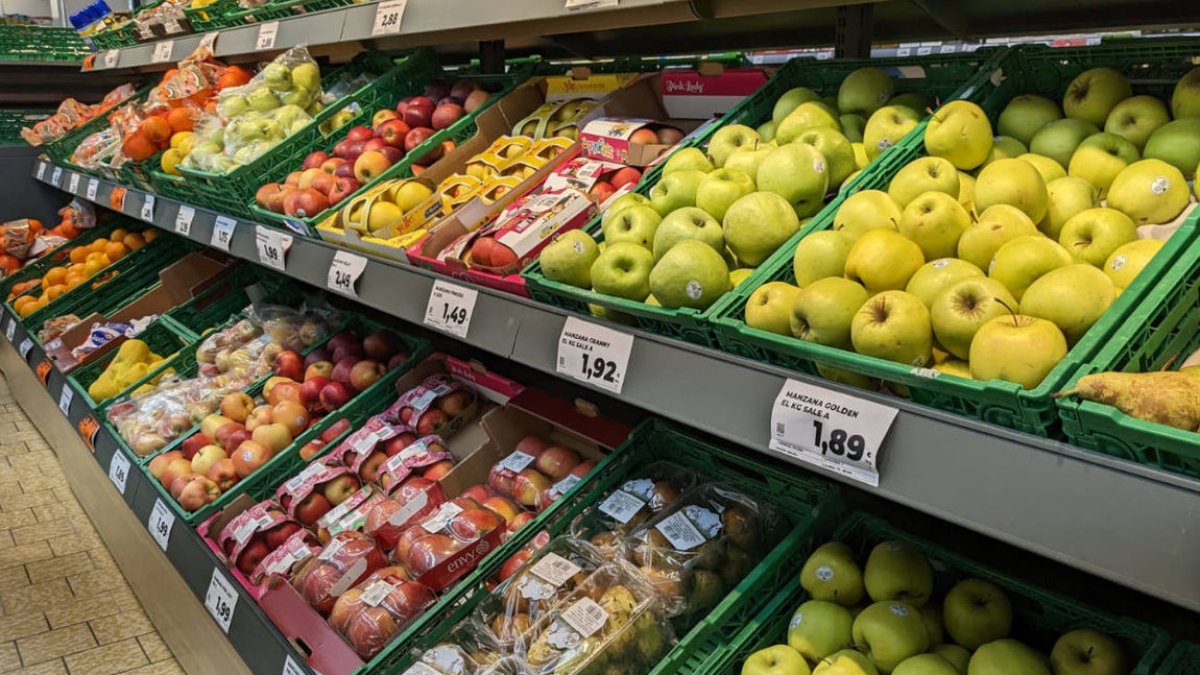 Facua recuerda que algunos de los alimentos que “recuperan” el IVA son las frutas y las verduras. - FACUA-CONSUMIDORES EN ACCIÓN