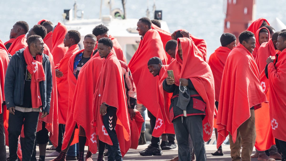 Arribada de migrants rescatats a Puerto Naos, a Arrecife, Lanzarote. - EUROPA PRESS CANÀRIES