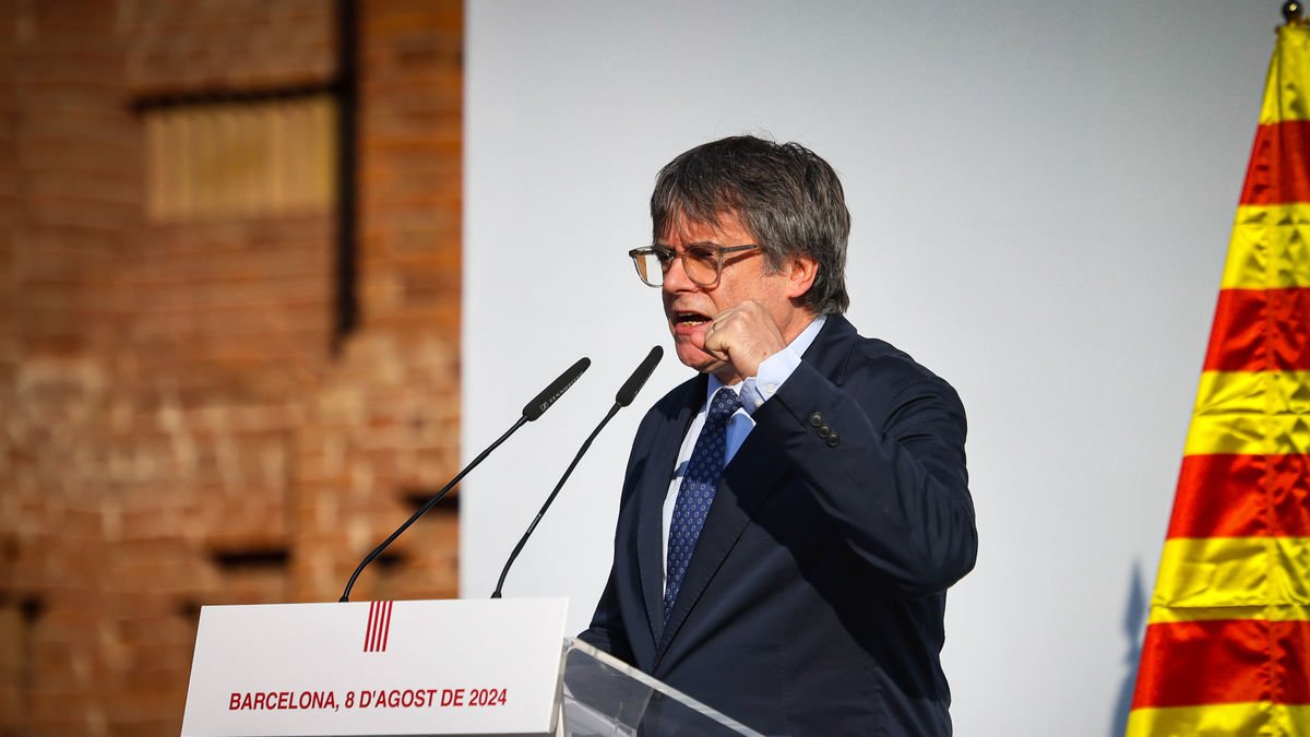 Puigdemont dio un breve discurso el 8 de agosto en el Arc de Triomf antes de desaparecer. - ACN