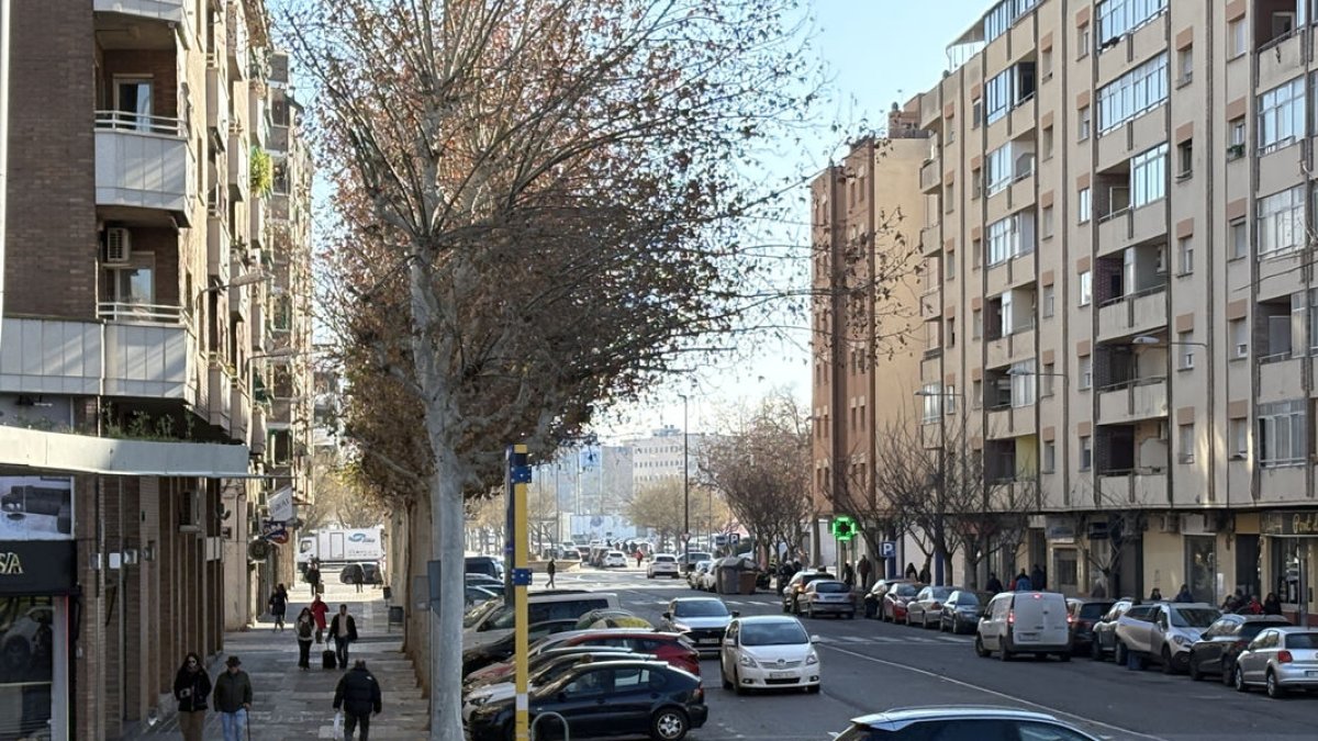 La calle Riu Ebre de Lleida, en Cappont, es una de las más anchas del barrio. - AJUNTAMENT DE LLEIDA