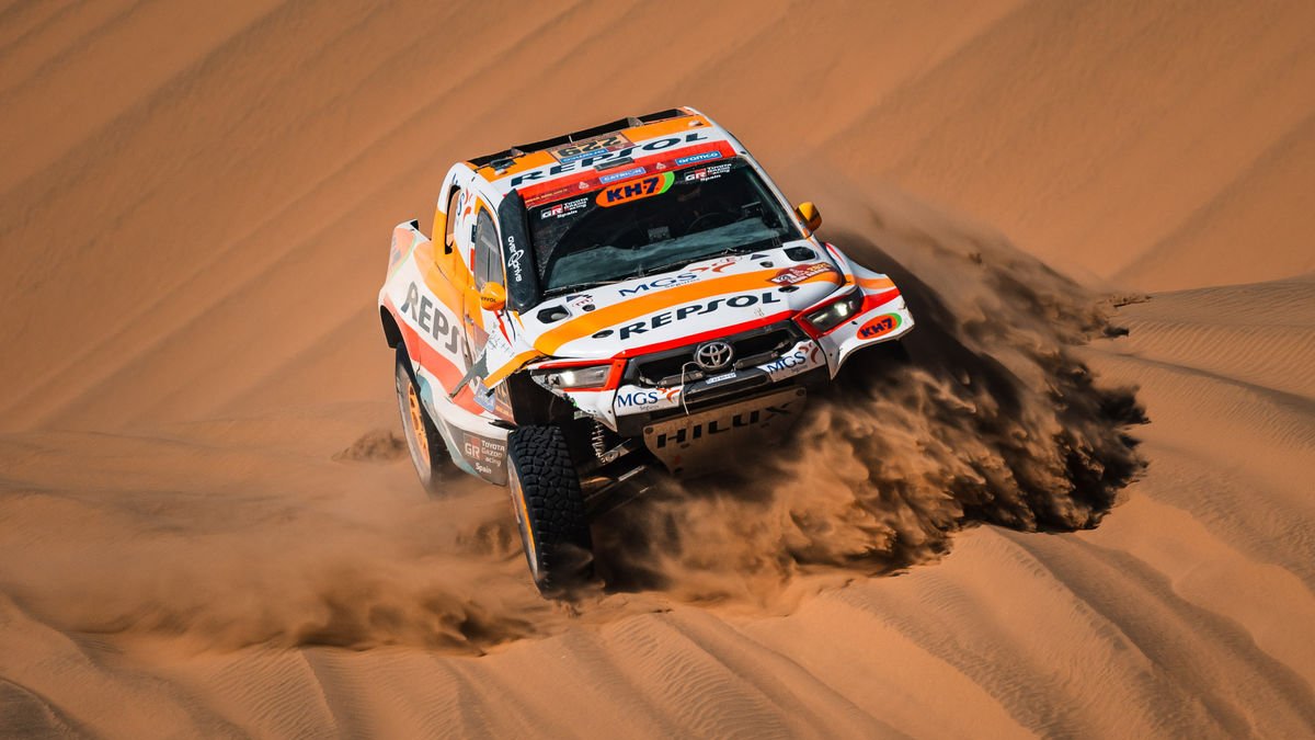 Eduard Pons i Jaume Betriu, rodant durant la jornada d’ahir al Dakar.