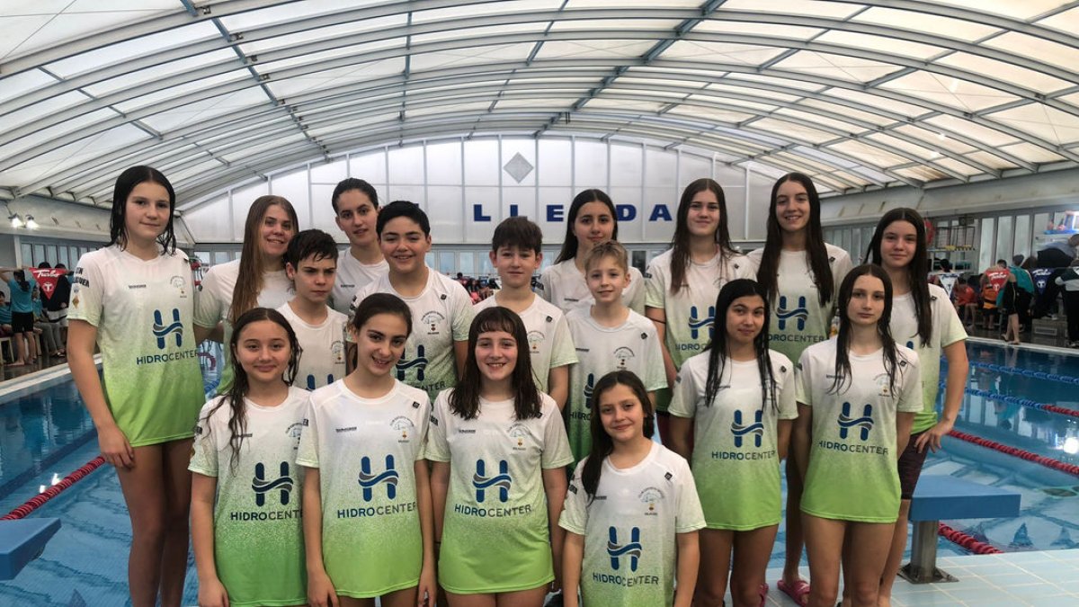 Los nadadores del Balaguer que compitieron en Lleida.