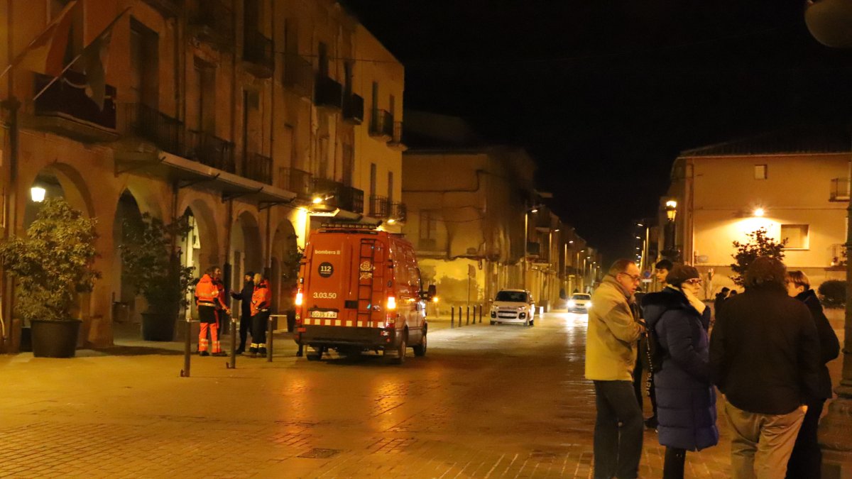 Bombers i veïns, ahir a la nit a Almacelles