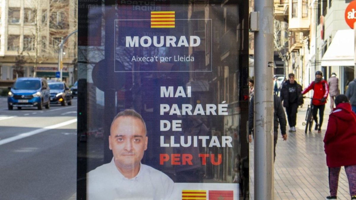 El cartell publicitari d'Aixeca't per Lleida penjat en un carrer de la capital del Segrià el març del 2024.