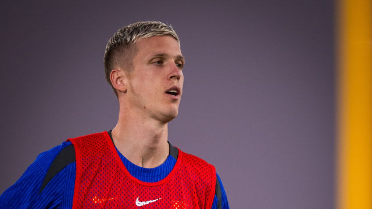 Dani Olmo es va entrenar ahir a Jidda amb els que no van ser titulars davant de l’Athletic Club. - FCB