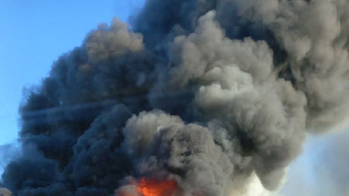 Mueren varios cerdos en un incendio en una nave en Pinós - BOMBEROS DE LA GENERALITAT