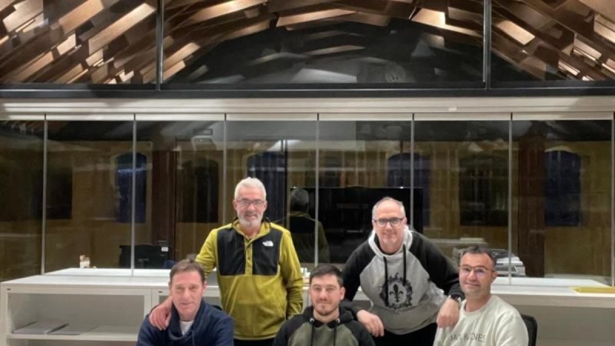 Membres de la Confraria després de cedir el fons a l’Arxiu. - ARXIU COMARCAL ALTA RIBAGORÇA