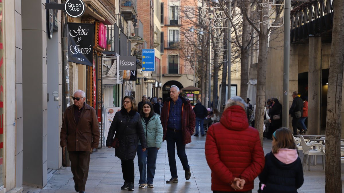 La mayoría de tiendas, salvo algunas franquicias, no abrieron. - MAGDALENA ALTISENT
