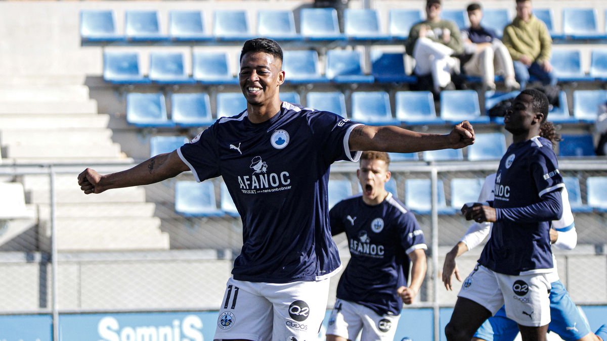 Wilber Hurtado, gran protagonista del partit amb un hat-trick, celebra un dels seus tres gols en el partit d’ahir. - ÍNGRID SEGURA
