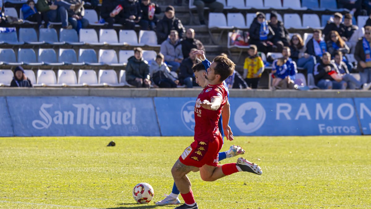 Iglesias define para anotar el 2-1 al filo del descanso. - JORDI ECHEVARRIA