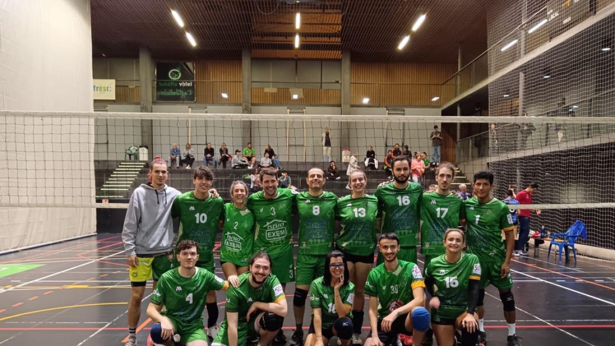 L’equip del Balàfia Vòlei que jugarà una lliga no federada.